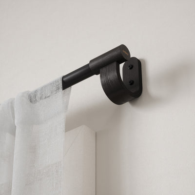 Umbra Bellwood Expandable Curtain Rod (107-305cm), matt black