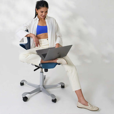 Hag Capisco Puls 8020 fabric, cura blueberry/silver