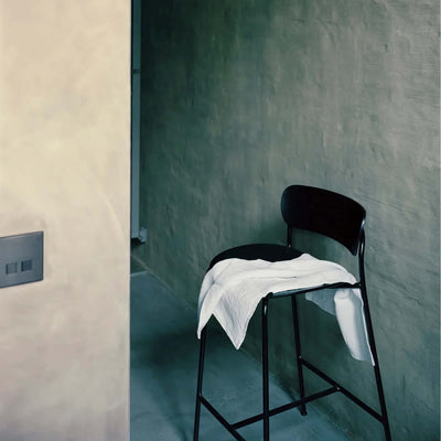 &Tradition Pavilion AV7 counter stool, black/black