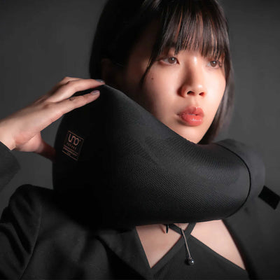UNO™ Knit travel pillow, black