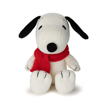 Peanuts Snoopy Sitting With Scarf 17cm