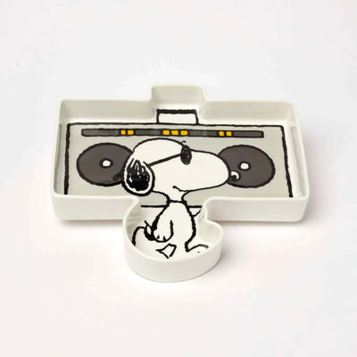 Magpie Peanuts shaped dish, boom box