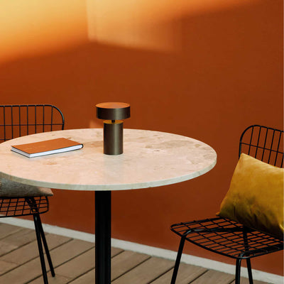 Audo Copenhagen Column table round with star base Ø80