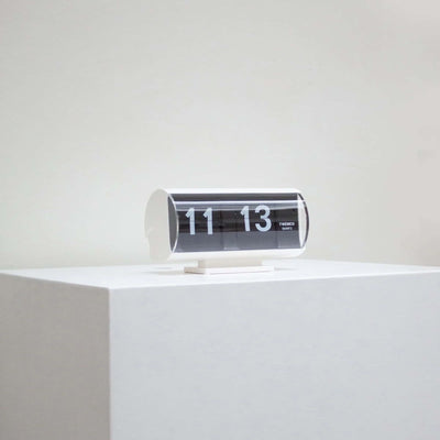 Twemco QT-30T Flip Clock, White