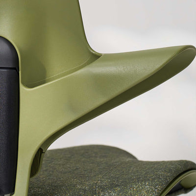 Hag Capisco Puls 8020 fabric, arda moss/white