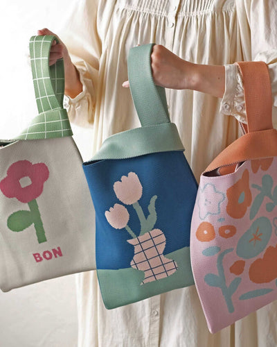 Knitted tote, flower vase