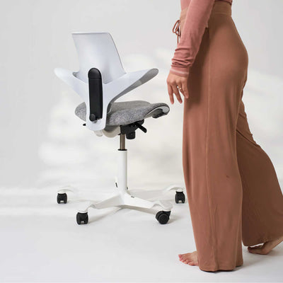 Hag Capisco Puls 8020 fabric, arda grey/white