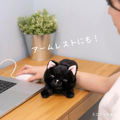 LivHeart Kuttobiyori mini cushion, kroneko