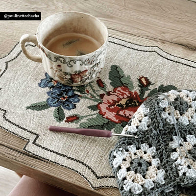 Beija Flor Gobelin Beige Cutout Vinyl Placemat