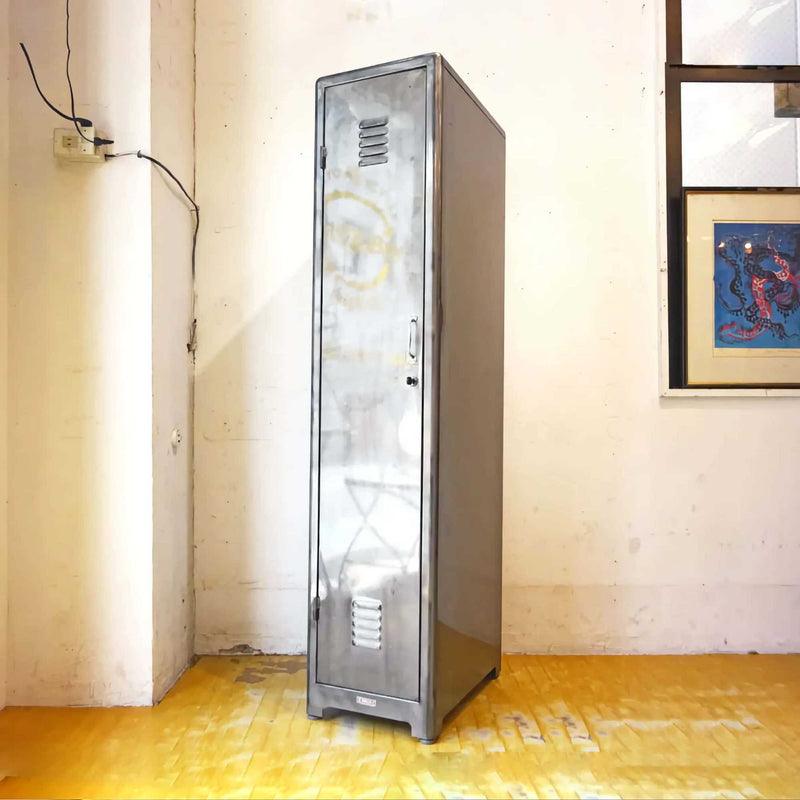 Dulton Locker 46, raw