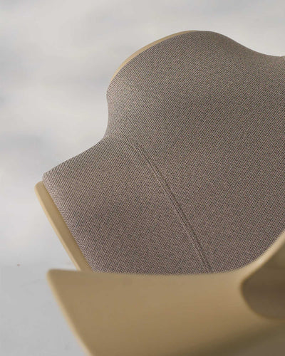 Hag Capisco Puls 8020 fabric, cura sand/white