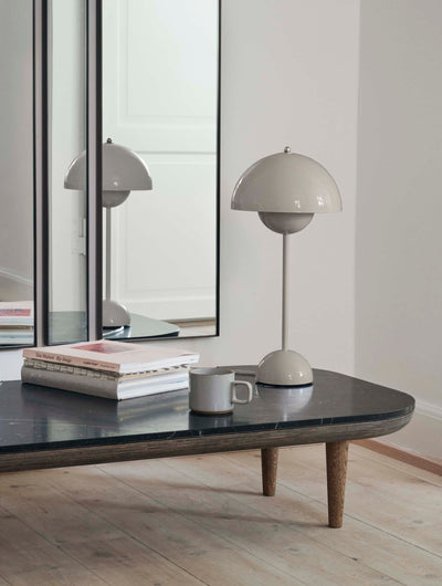 &Tradition Flowerpot VP3 table lamp, grey beige