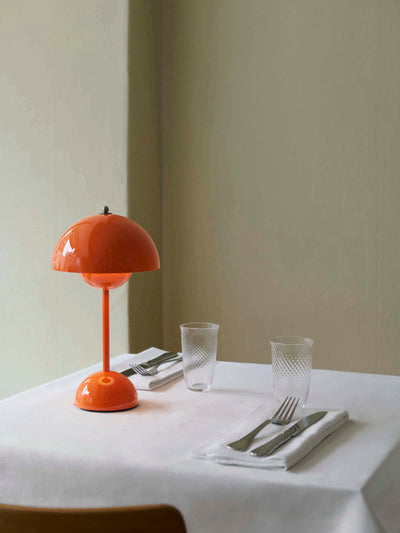 &Tradition Flowerpot VP9 rechargeable lamp, zesty orange