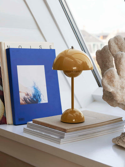 &Tradition Flowerpot VP9 rechargeable lamp, mustard