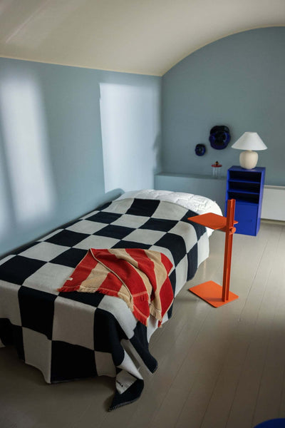 String Museum sidetable, orange