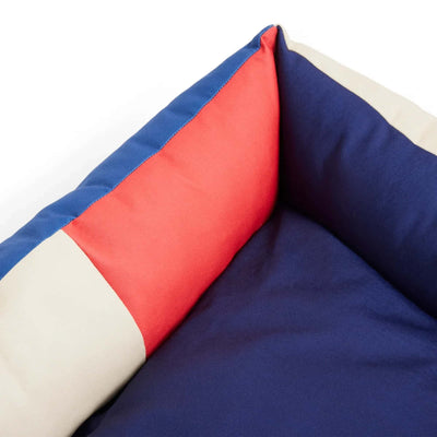 Hay Dogs dog bed medium, red/blue