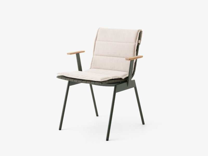 &Tradition Ville AV34 outdoor arm chair
