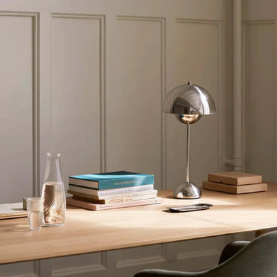 &Tradition Flowerpot VP3 table lamp, chrome