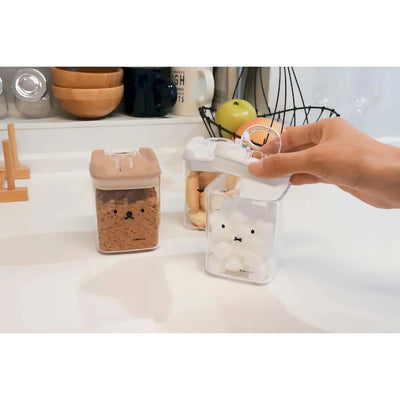 Okato Miffy canister, face