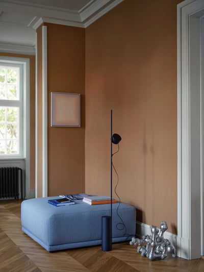 Muuto Post floor lamp, black