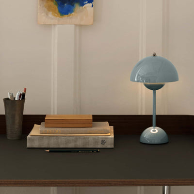 &Tradition Flowerpot VP9 rechargeable lamp, stone blue