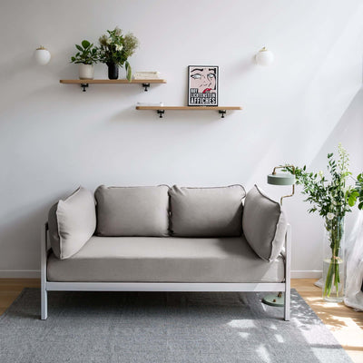 Tiptoe wall bracket, cream white