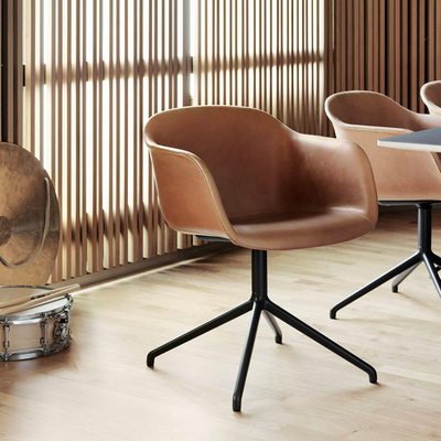 Muuto Fiber armchair, swivel base w.o. return, cognac - black