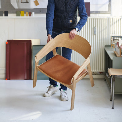 Muuto Cover lounge chair, refine leather cognac/oak