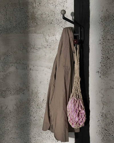 &tradition Capture SC75 wardrobe hook, graphite/colour knob