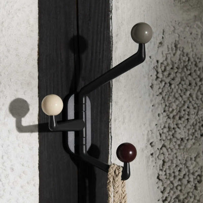 &tradition Capture SC75 wardrobe hook, graphite/colour knob