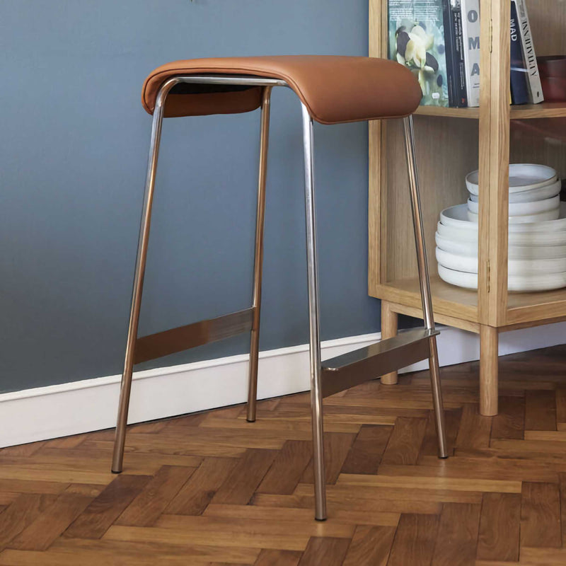 Hübsch Avenue bar stool, cognac