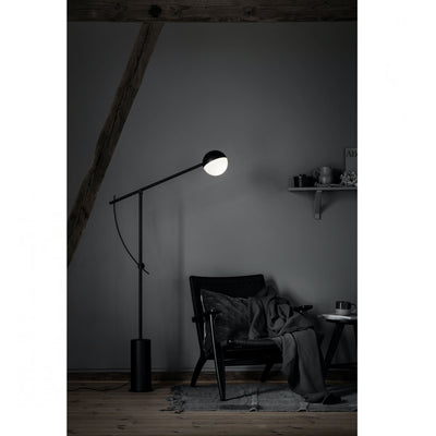 Northern Balancer Floor Lamp, black