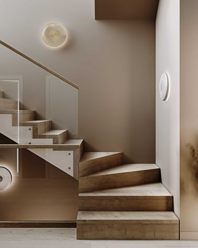 Northern Glint wall lamp, brass