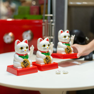 Locomocean Cattitude Lucky Cat with Interchangeable Hands