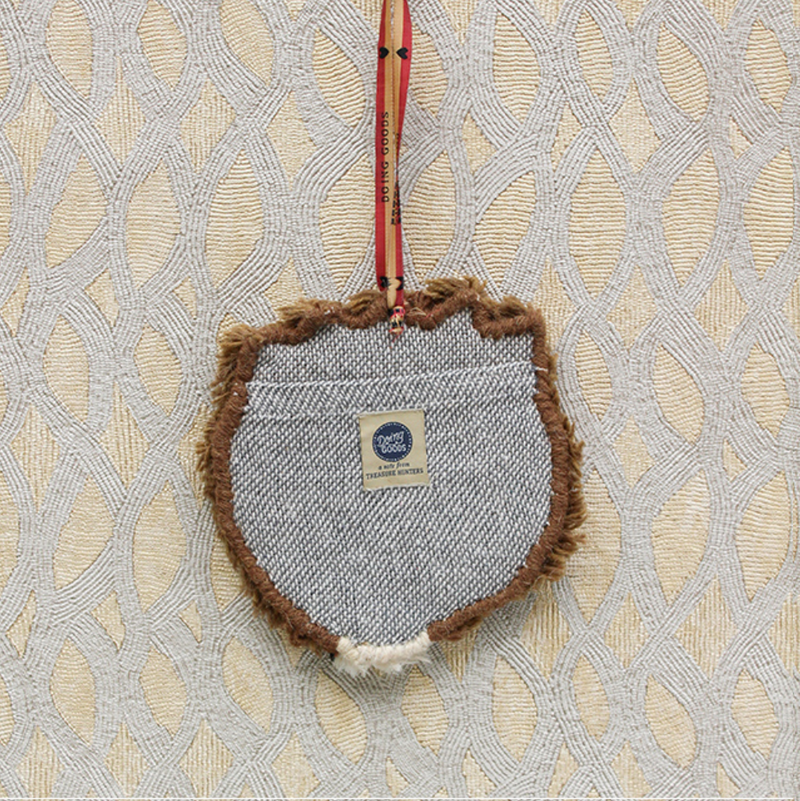 Doing Goods hanger, lion cub (20x17cm)