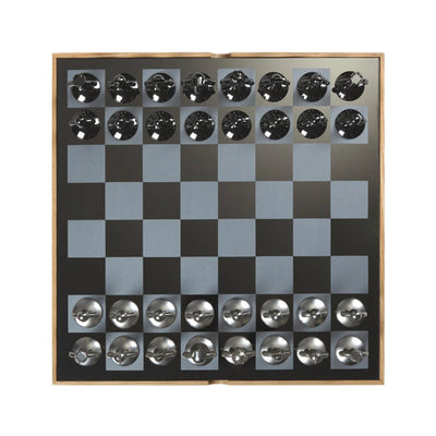 Umbra Buddy chess set