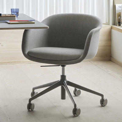 Muuto Fiber Conference Armchair, remix 133/grey