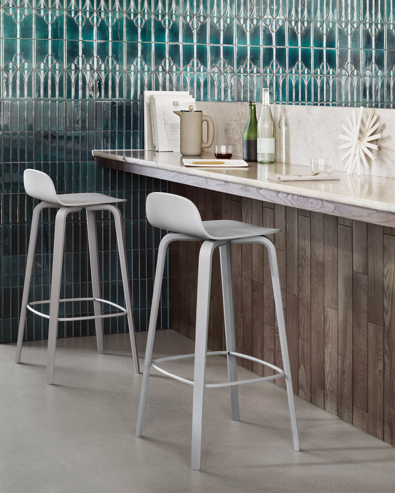 Muuto Visu counter stool, grey/grey (65 cm)