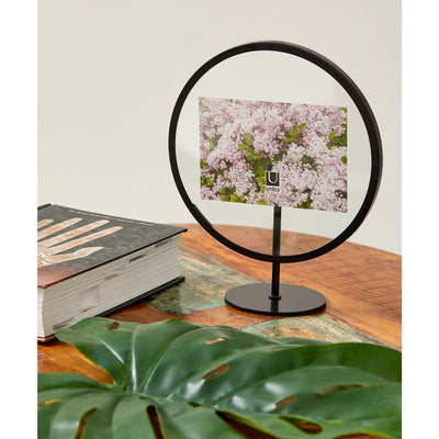 Umbra Infinity round picture frame 5X7, black