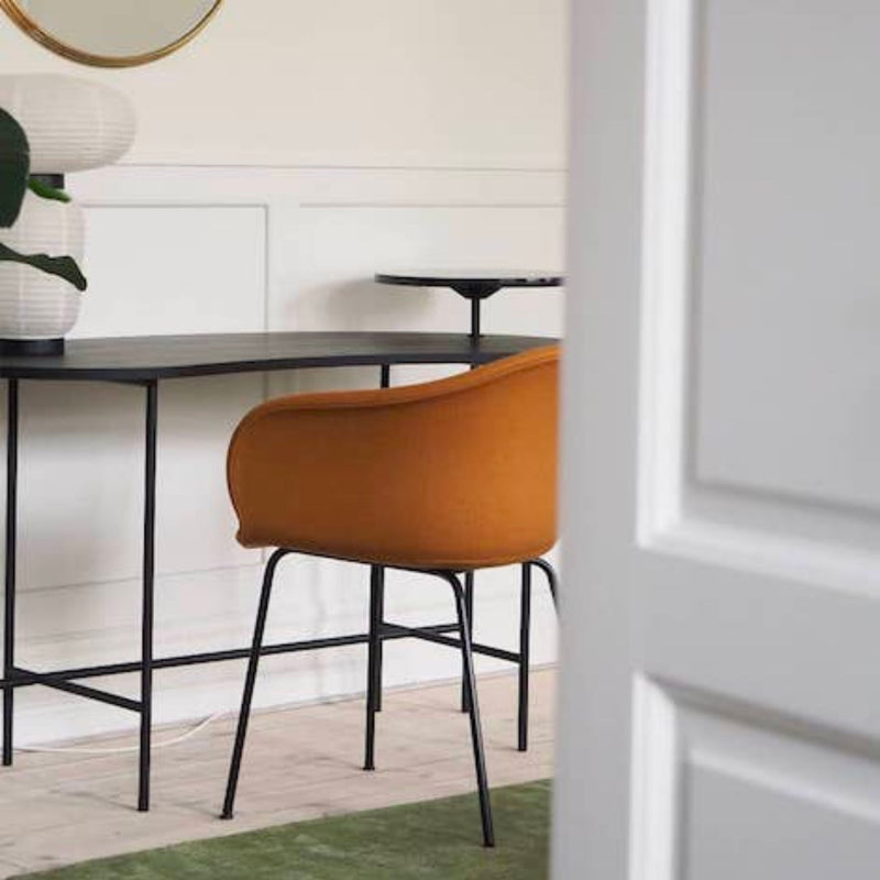 &Tradition Elefy JH29 chair, silk cognac leather, black tube base