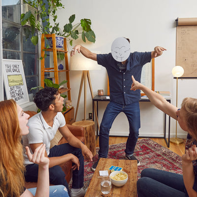 Kikkerland Maskarades Party Game