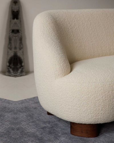 &Tradition LC3 Margas 2 seater sofa, Karakorum 001/oiled walnut