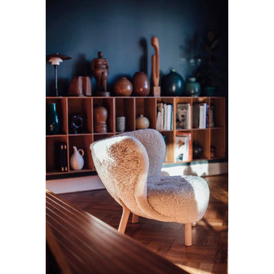 &Tradition VB1 Little Petra Lounge Chair, Moonlight Sheepskin/White Oak w80xd85xh75cm