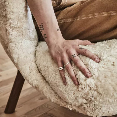 &Tradition VB1 Little Petra Lounge Chair, Moonlight Sheepskin/Walnut w80xd85xh75cm