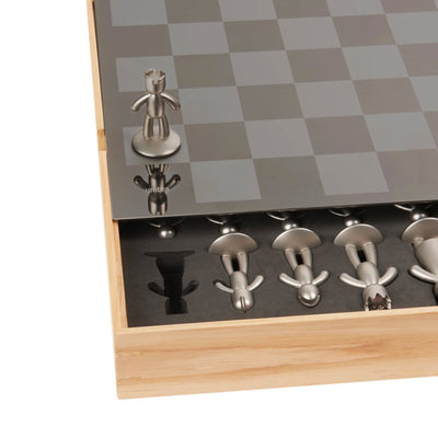 Umbra Buddy chess set