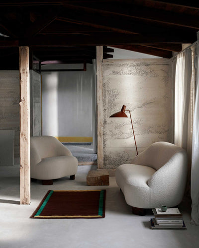 &Tradition LC3 Margas 2 seater sofa, Karakorum 001/oiled walnut