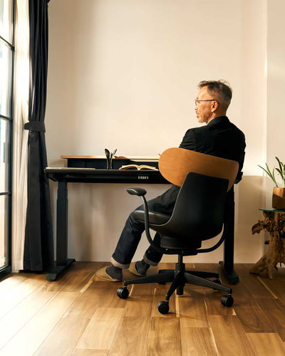 Kokuyo Inglife Office Chair Dark Plywood Back with Arm, black leather