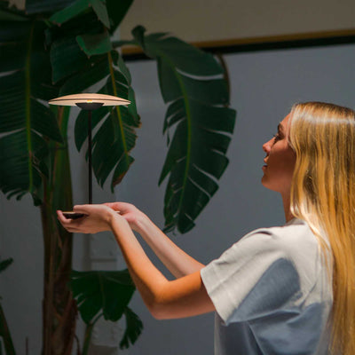 Marset Ginger 20 M rechargeable lamp, oak/white