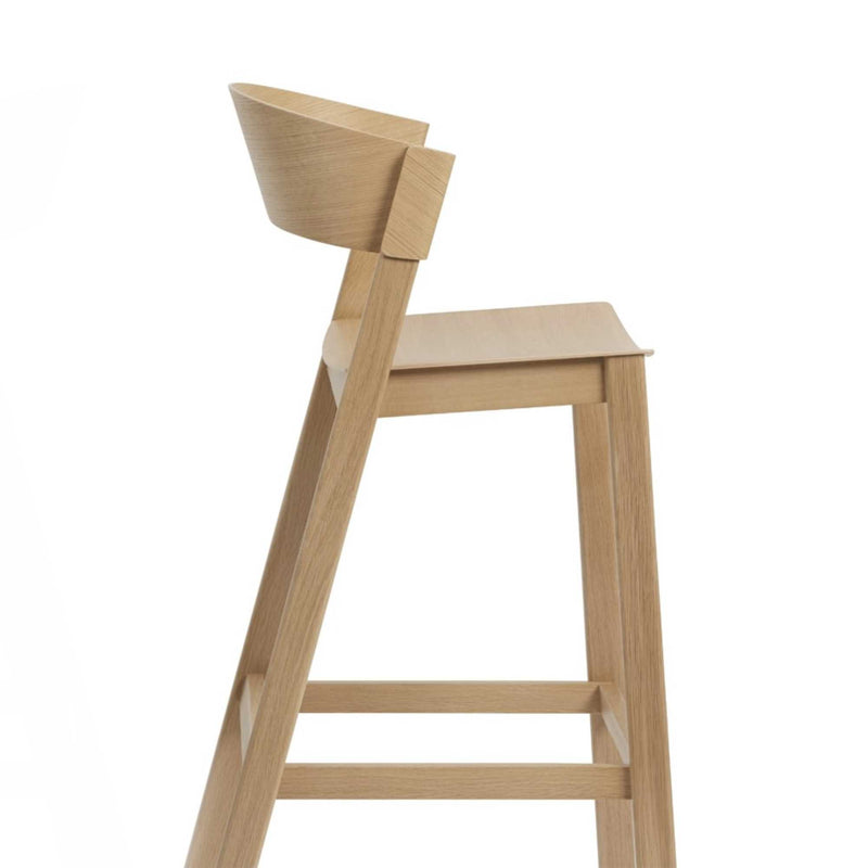 Muuto Cover Counter Stool, oak (65 cm)