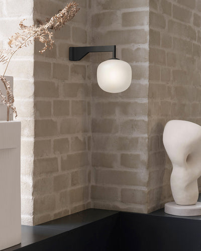 Muuto Rime wall lamp, black